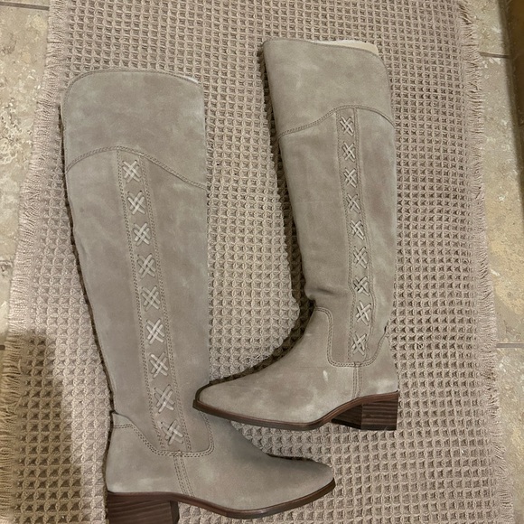 Vince Camuto boots - Picture 4 of 7